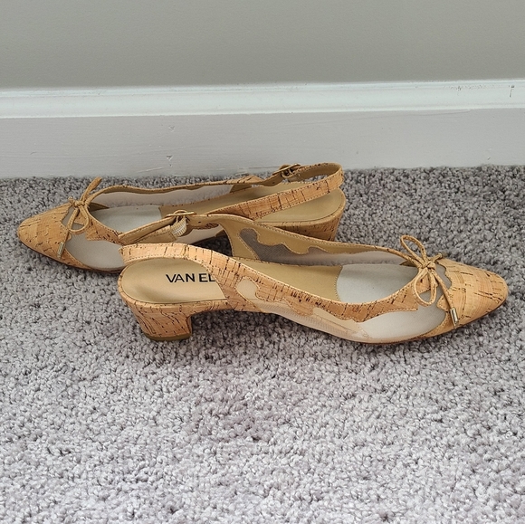 SALE!! Vaneli Ardee Heel - Picture 8 of 10